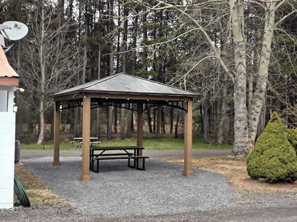 Crescent Oregon RV Covered Areas with Picnic Tables